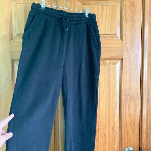 Boy’s size 14-16 Old Navy black sweatpants with elastic and drawstring waist - Picture 2 of 7